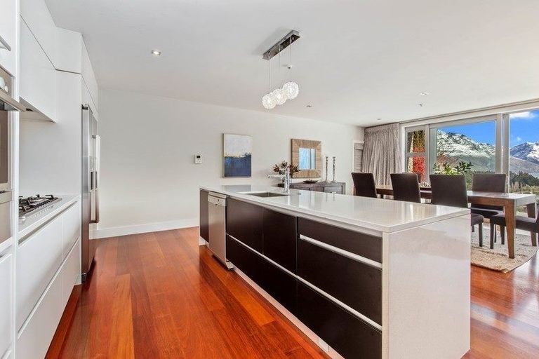 Photo of property in 45a Hallenstein Street, Queenstown, 9300