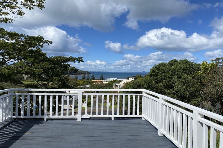 Photo of property in 74 Travis View Drive, Fairview Heights, Auckland, 0632