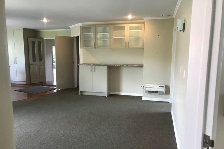 Photo of property in 12 Suncrest Drive, West Harbour, Auckland, 0618