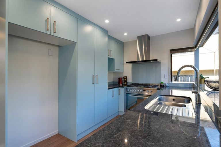 Photo of property in 6 Glucina Avenue, West Harbour, Auckland, 0618