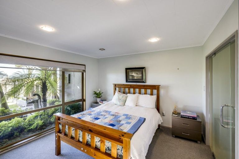 Photo of property in 54 Le Quesne Road, Bay View, Napier, 4104