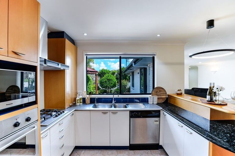 Photo of property in 4 Mahina Place, Te Atatu Peninsula, Auckland, 0610