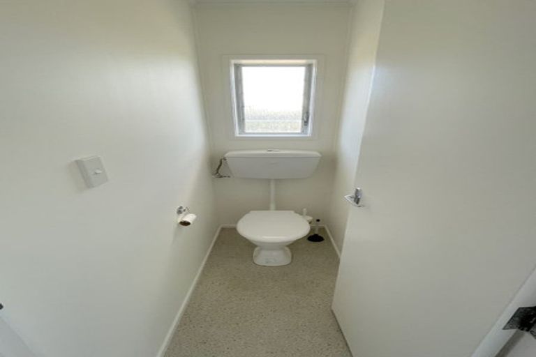 Photo of property in 31 Salamanca Road, Sunnynook, Auckland, 0620