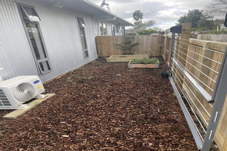 Photo of property in 21a Garton Drive, Massey, Auckland, 0614