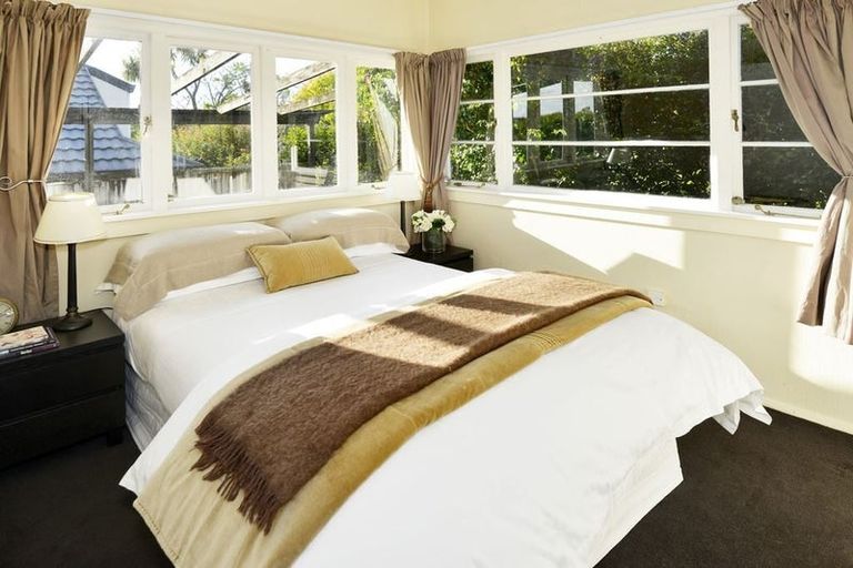 Photo of property in 1/9 Marsh Avenue, Forrest Hill, Auckland, 0620