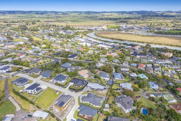 Photo of property in 11 Lewann Lane, Helensville, 0800