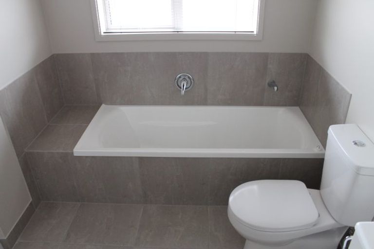 Photo of property in 28 Trauzer Place, Flagstaff, Hamilton, 3210