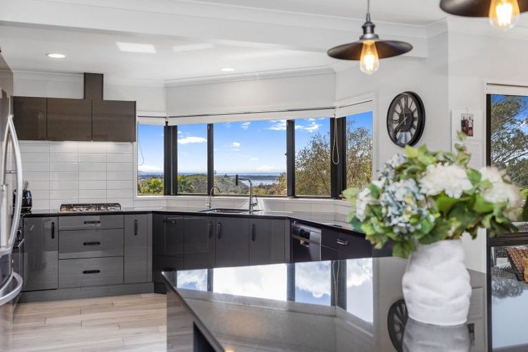 Photo of property in 135r Waikite Road, Welcome Bay, Tauranga, 3175