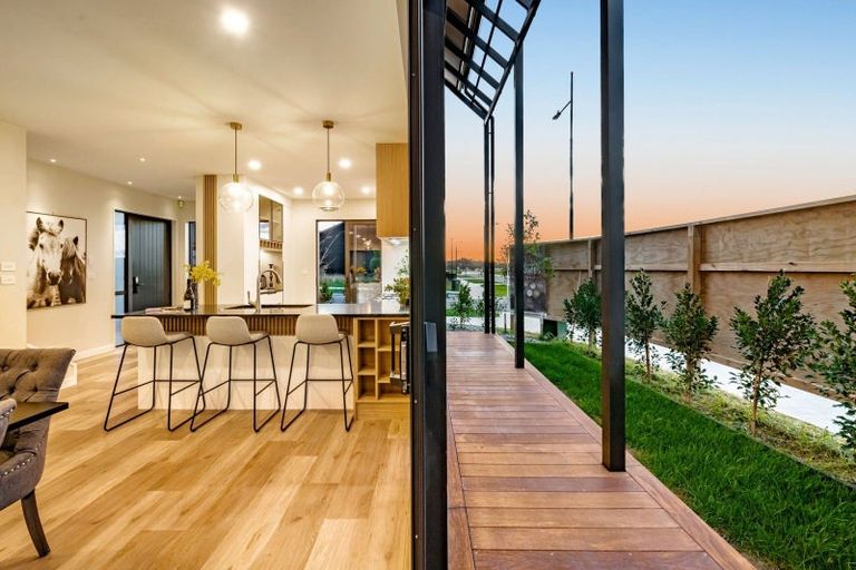 Photo of property in 1 Dorset Down Drive, Karaka, 2580