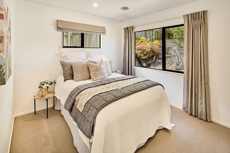 Photo of property in 22 Domanski Crescent, Owhiro Bay, Wellington, 6023