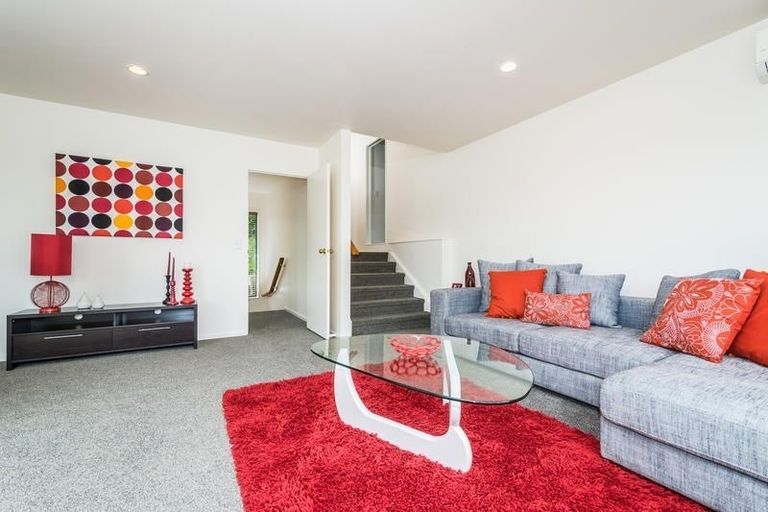 Photo of property in 1/61 Mountbatten Avenue, Hillcrest, Auckland, 0627
