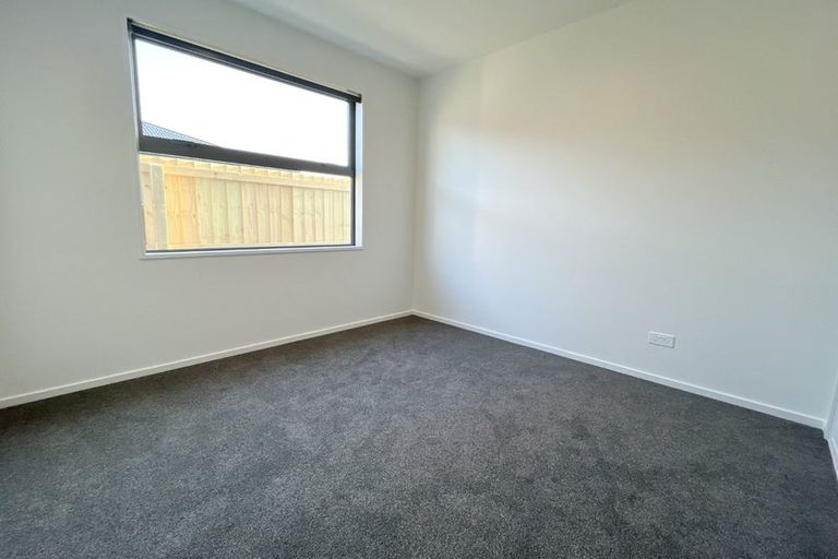 Photo of property in 21 Rita Angus Road, Belfast, 8051