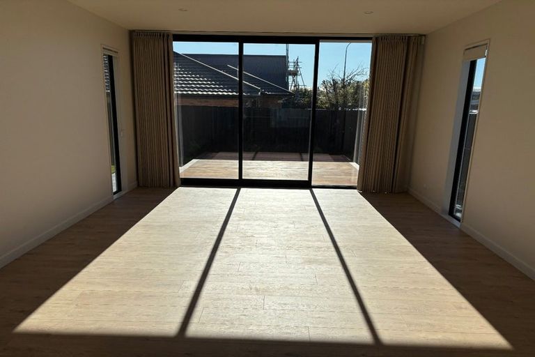 Photo of property in 1/27 Division Street, Riccarton, Christchurch, 8041