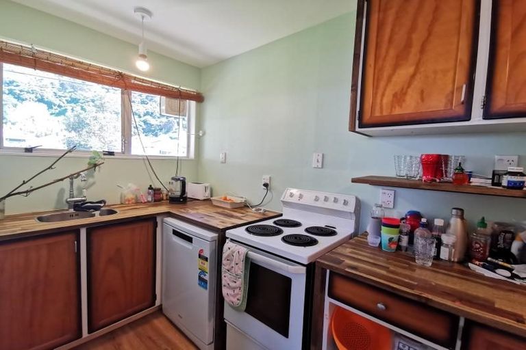 Photo of property in 171f4 Queens Drive, Lyall Bay, Wellington, 6022