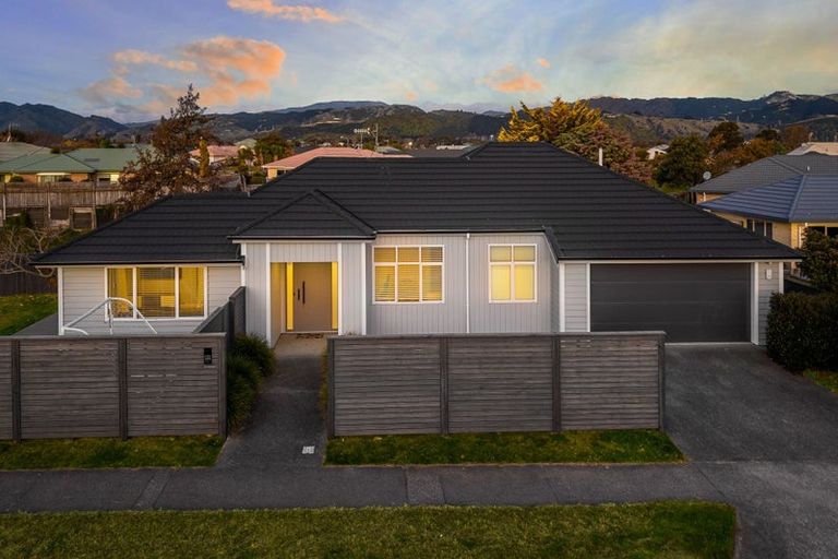 Photo of property in 155 Guildford Drive, Paraparaumu Beach, Paraparaumu, 5032