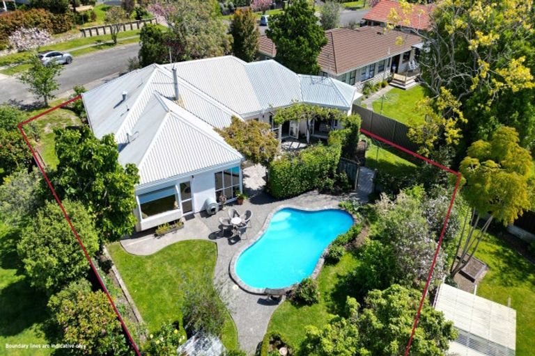Photo of property in 32 Reeve Drive, Havelock North, 4130