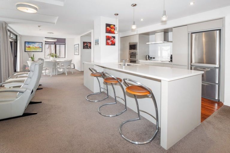 Photo of property in 13/48 Marine Parade, Mount Maunganui, 3116