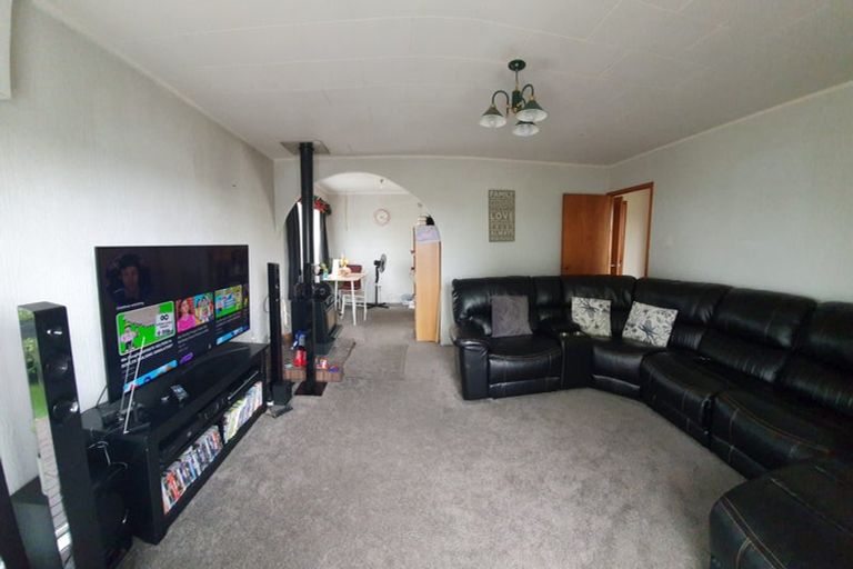 Photo of property in 28 Solar Road, Glen Eden, Auckland, 0602