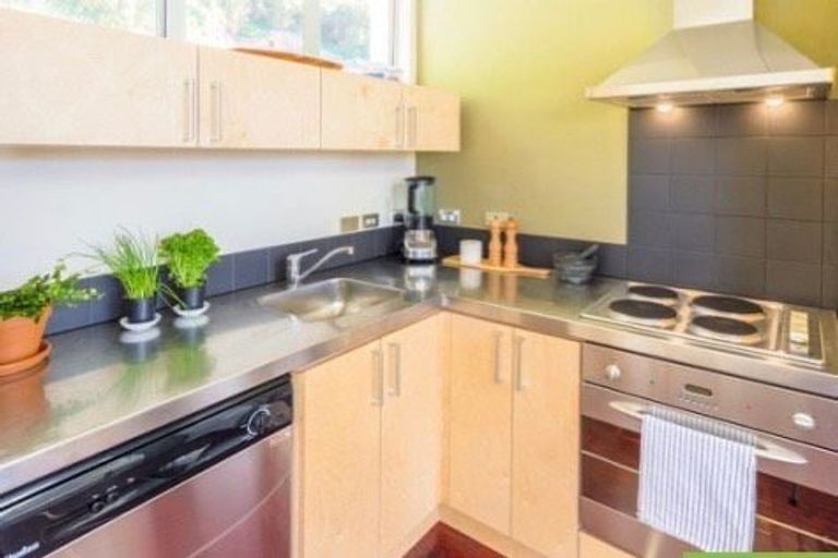 Photo of property in 306u2 Evans Bay Parade, Hataitai, Wellington, 6021