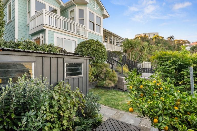Photo of property in 27 Mortimer Terrace, Aro Valley, Wellington, 6021
