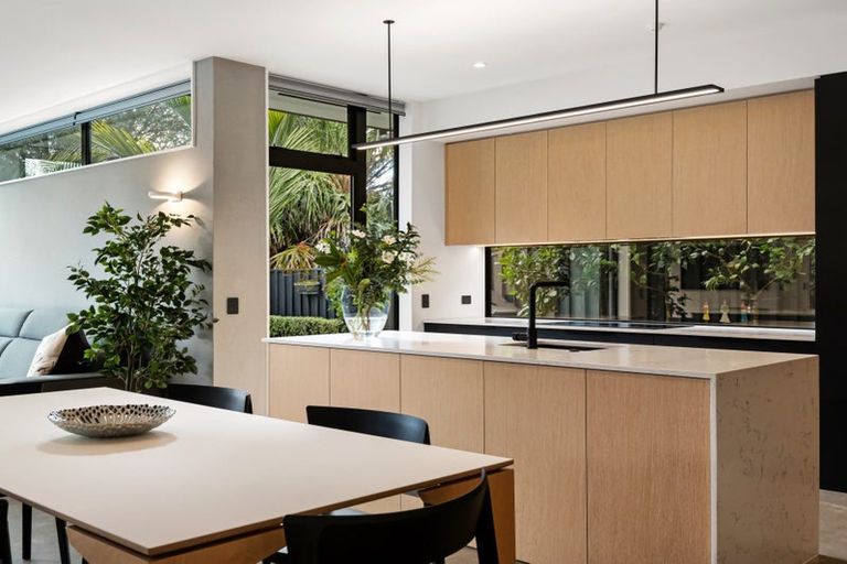 Photo of property in 35a Pitau Road, Mount Maunganui, 3116
