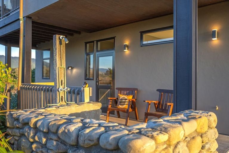 Photo of property in 8 Beachview Grove, Peka Peka, Waikanae, 5391