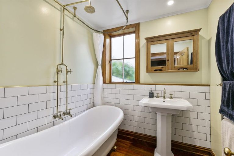 Photo of property in 78 Rolleston Street, Mount Cook, Wellington, 6021