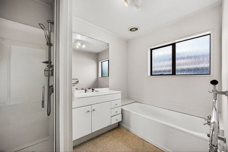 Photo of property in 2/13 Muritai Road, Milford, Auckland, 0620