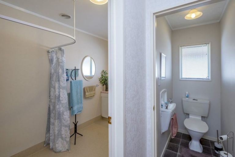 Photo of property in 16a Manchester Street, Levin, 5510