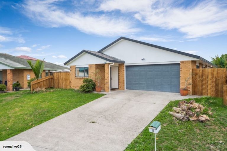 Photo of property in 8 Sid Place, Mangere, Auckland, 2022