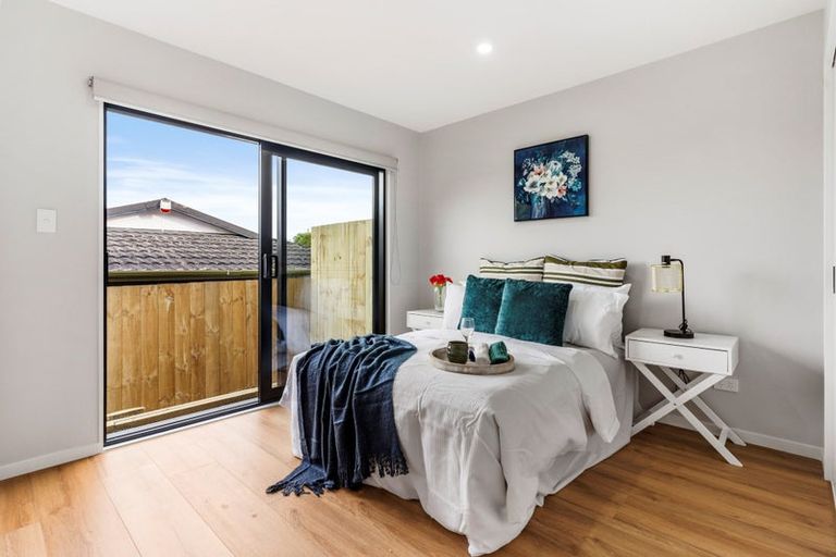 Photo of property in 43b Mirrabooka Avenue, Botany Downs, Auckland, 2010