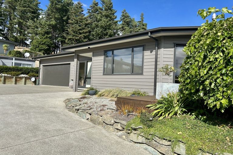 Photo of property in 4 Bovett Place, Wanaka, 9305