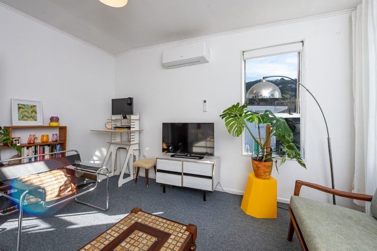 Photo of property in 2/72 Freyberg Street, Lyall Bay, Wellington, 6022