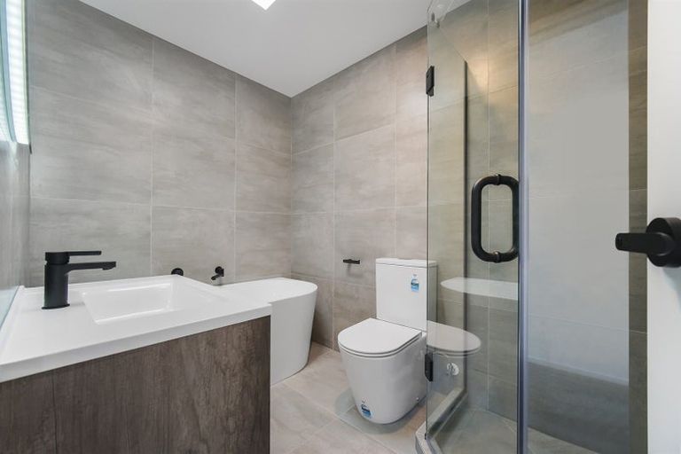 Photo of property in 12 Pleasant Way, Matakatia, Whangaparaoa, 0930