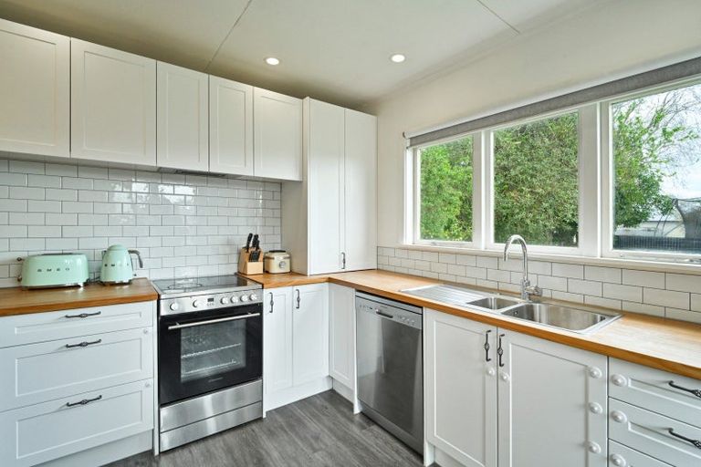 Photo of property in 433 Dalcross Street, Mayfair, Hastings, 4122