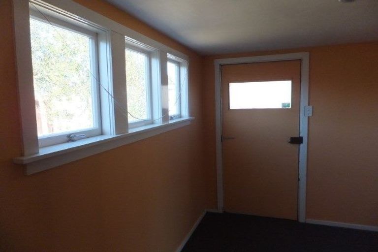 Photo of property in 109 Warren Crescent, Hillmorton, Christchurch, 8025