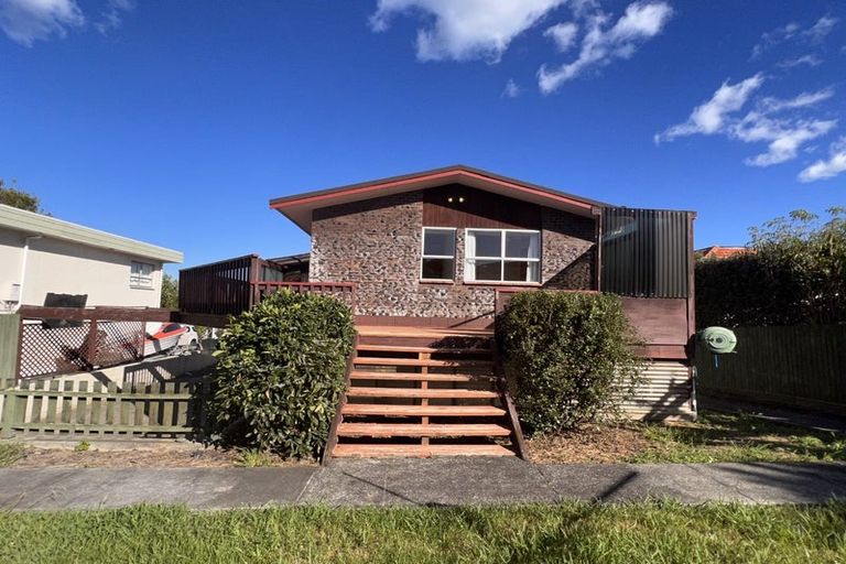 Photo of property in 86 Rosario Crescent, Red Beach, 0932