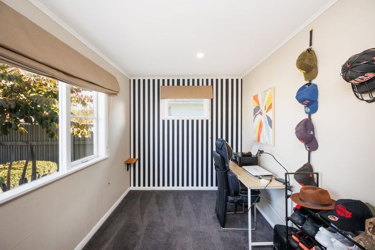 Photo of property in 40 Sutherland Crescent, Westbrook, Palmerston North, 4412