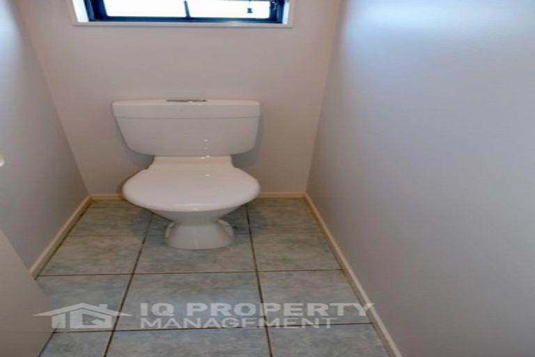 Photo of property in 11 Cognac Place, Henderson, Auckland, 0612