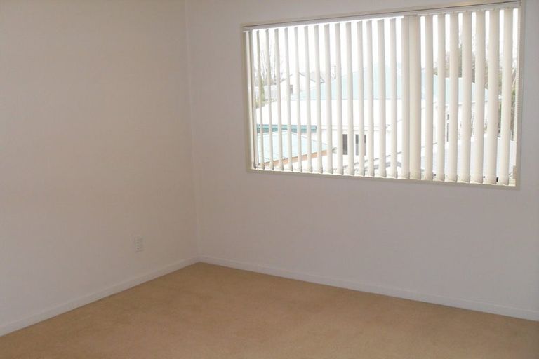 Photo of property in 243 Geraldine Street, Edgeware, Christchurch, 8013