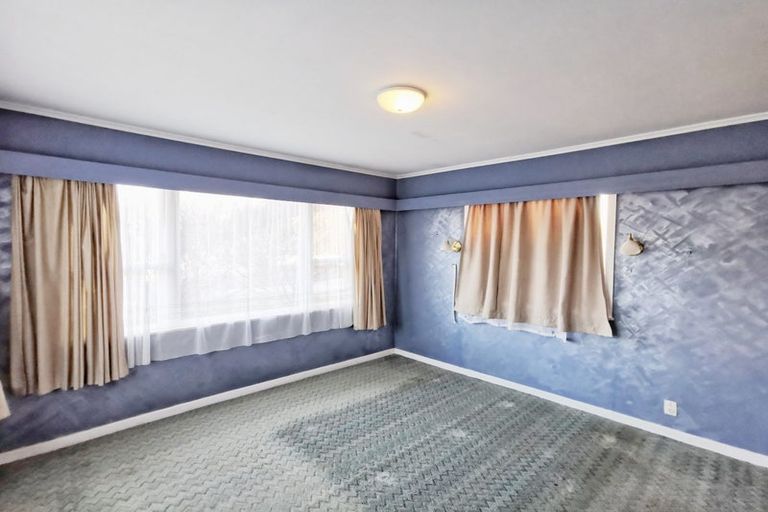 Photo of property in 6 Marlene Avenue, Te Atatu South, Auckland, 0610