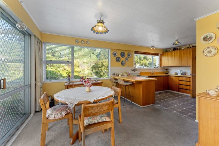 Photo of property in 4 Lincoln Grove, Wainuiomata, Lower Hutt, 5014