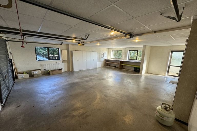 Photo of property in 16 Pounamu Place, Shelly Park, Auckland, 2014