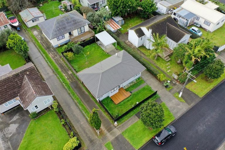 Photo of property in 2/13 John Street, Mangere East, Auckland, 2024