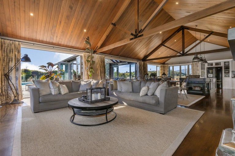 Photo of property in 2 Otaihanga Road, Paraparaumu Beach, Paraparaumu, 5032