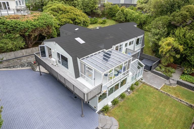 Photo of property in 5 Trevor Terrace, Paremata, Porirua, 5024