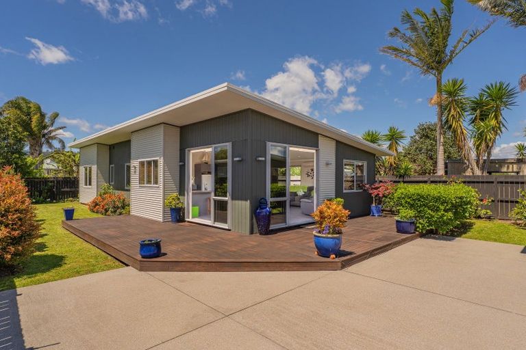 Photo of property in 20b Cholmondeley Crescent, Whitianga, 3510