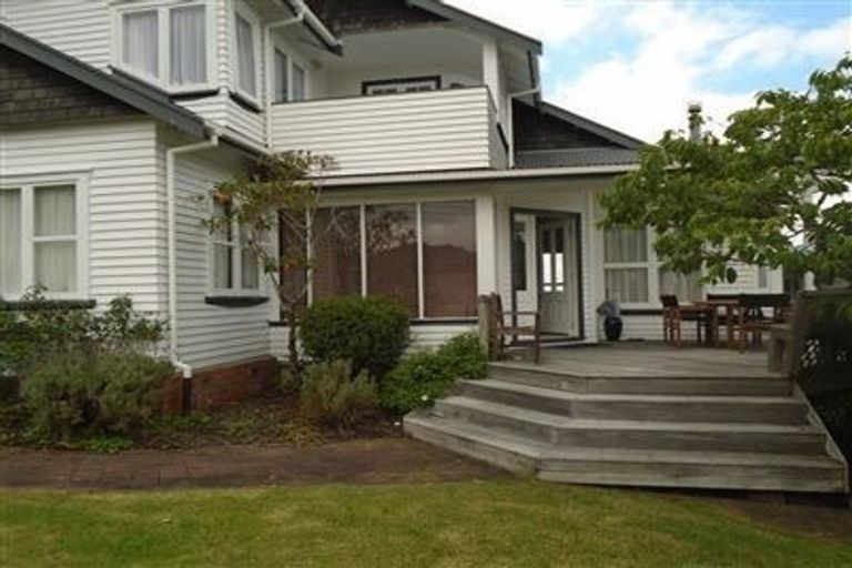 Photo of property in 6 Grendon Road, Titirangi, Auckland, 0604