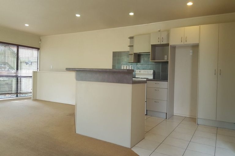 Photo of property in 1/58 Arran Road, Browns Bay, Auckland, 0630