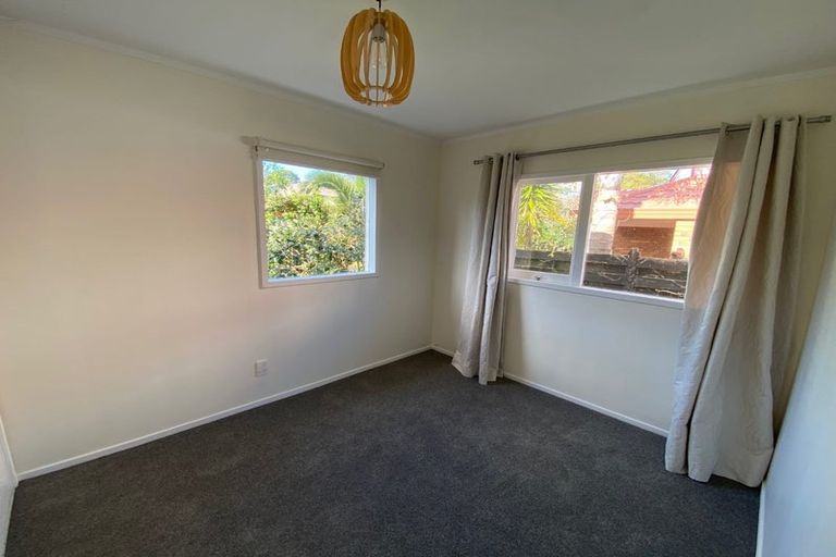Photo of property in 28 Merriefield Avenue, Forrest Hill, Auckland, 0620